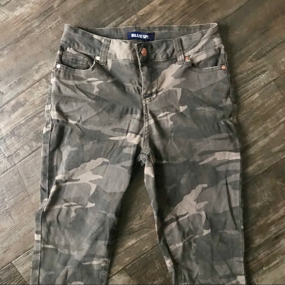 Blue Spice Camo Print Camoflauge Women’s Pants 1
